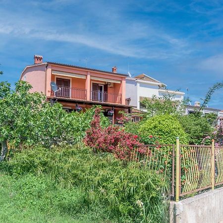 Apartments With A Parking Space Pula - 16053 Exterior photo